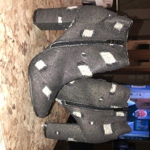 Lov mark jean boots sz 5/1/2